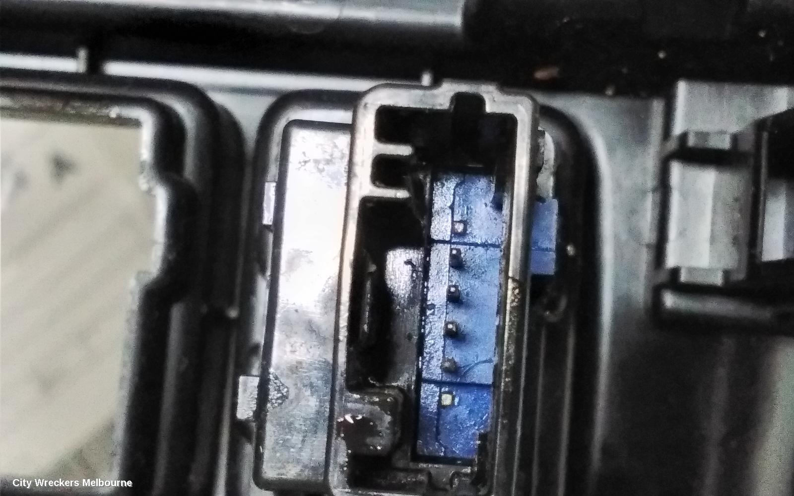TOYOTA KLUGER, XU50 SERIES, 03/2014 - 02/2021, CENTRE CUP HOLDER: 109467