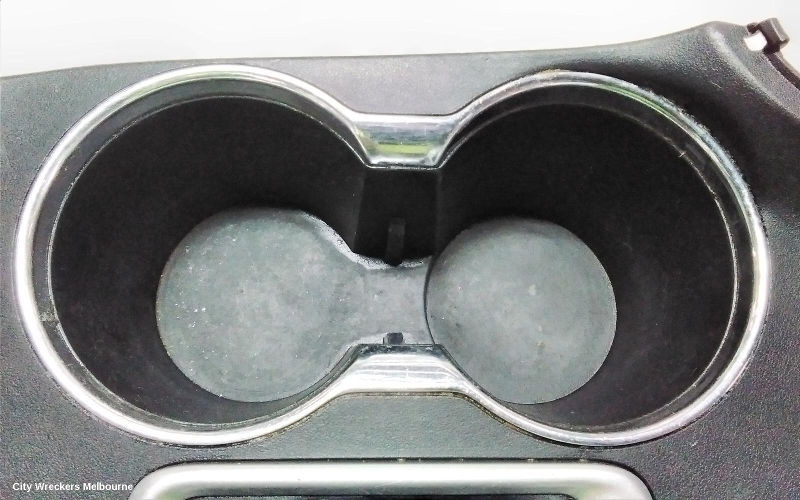 TOYOTA KLUGER, XU50 SERIES, 03/2014 - 02/2021, CENTRE CUP HOLDER: 109467