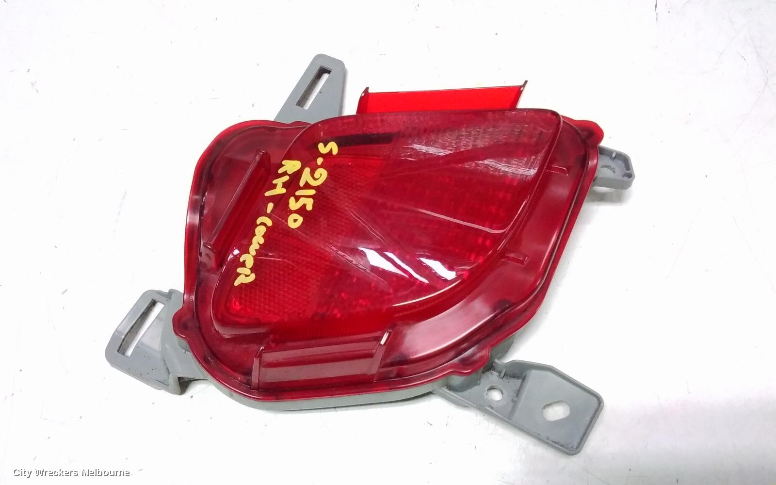 TOYOTA KLUGER RIGHT TAILLIGHT, BUMPER REFLECTOR, GSU50/GSU55, 12/2013 - 02/2021