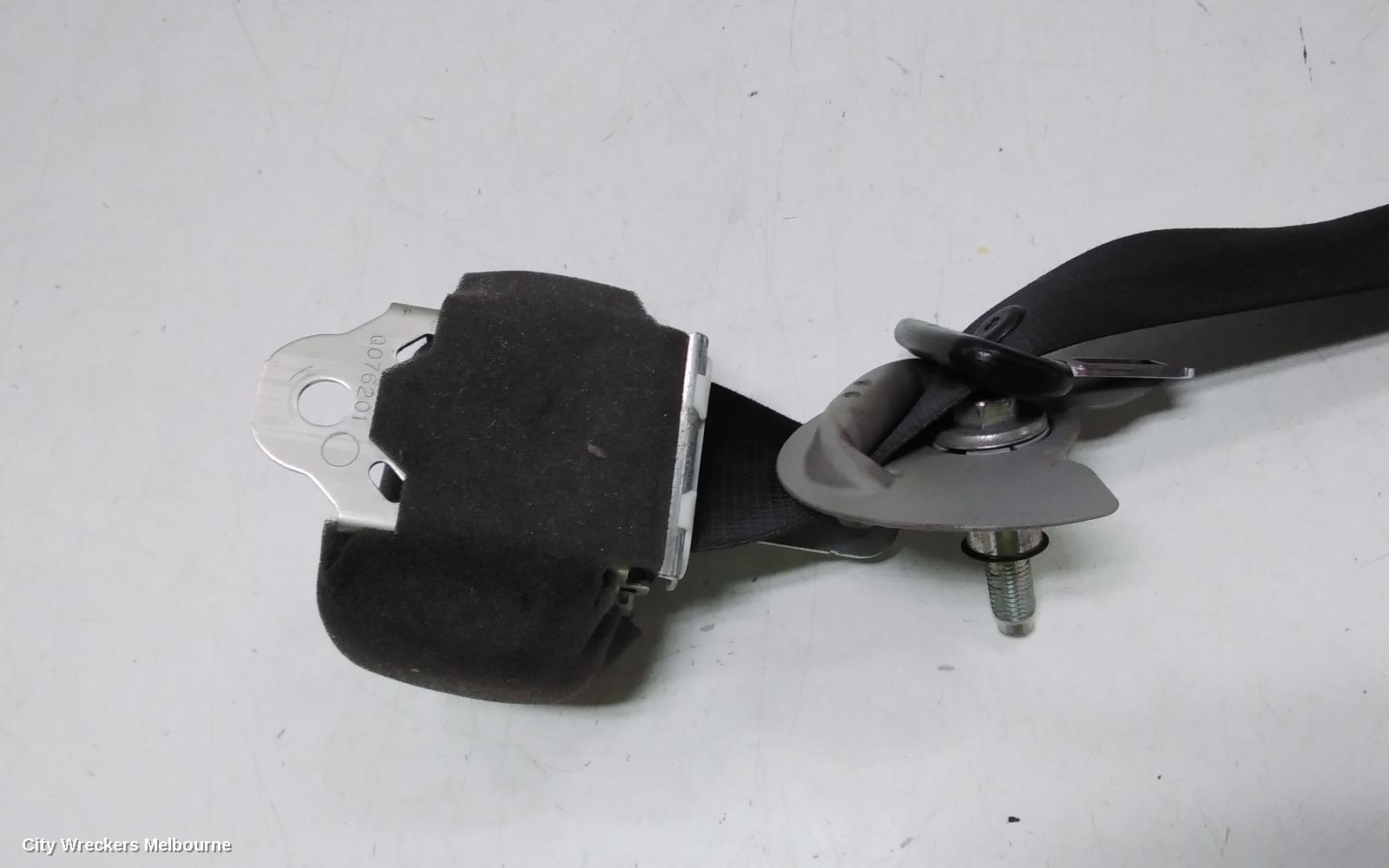 TOYOTA KLUGER SEATBELT/STALK, CENTRE REAR 2ND ROW, SEAT BELT ONLY, GSU40-GSU45, 07/2010 - 02/2014