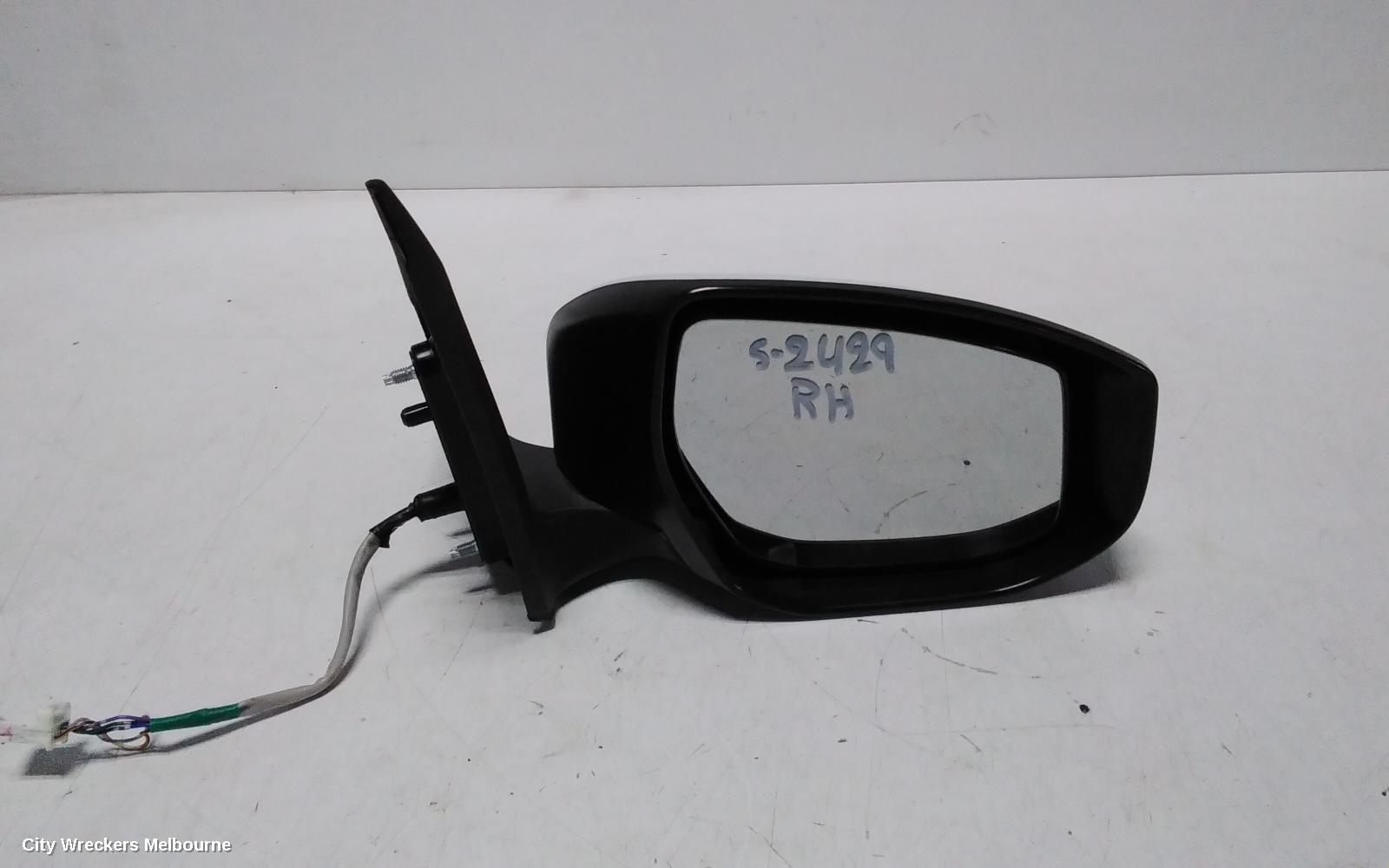 NISSAN PULSAR RIGHT DOOR MIRROR, B17, SEDAN, MANUAL FOLD TYPE, 12/2012 - 12/2017