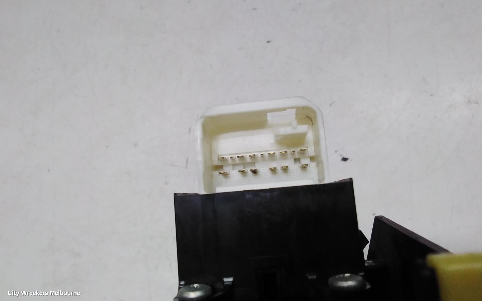 TOYOTA COROLLA PWR DR WIND SWITCH, RH FRONT (MASTER SWITCH), ZRE182R, HATCH, STANDARD, 03/2015 - 06/2018