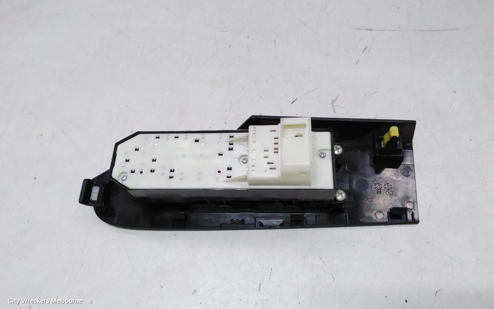 TOYOTA COROLLA PWR DR WIND SWITCH, RH FRONT (MASTER SWITCH), ZRE182R, HATCH, STANDARD, 03/2015 - 06/2018