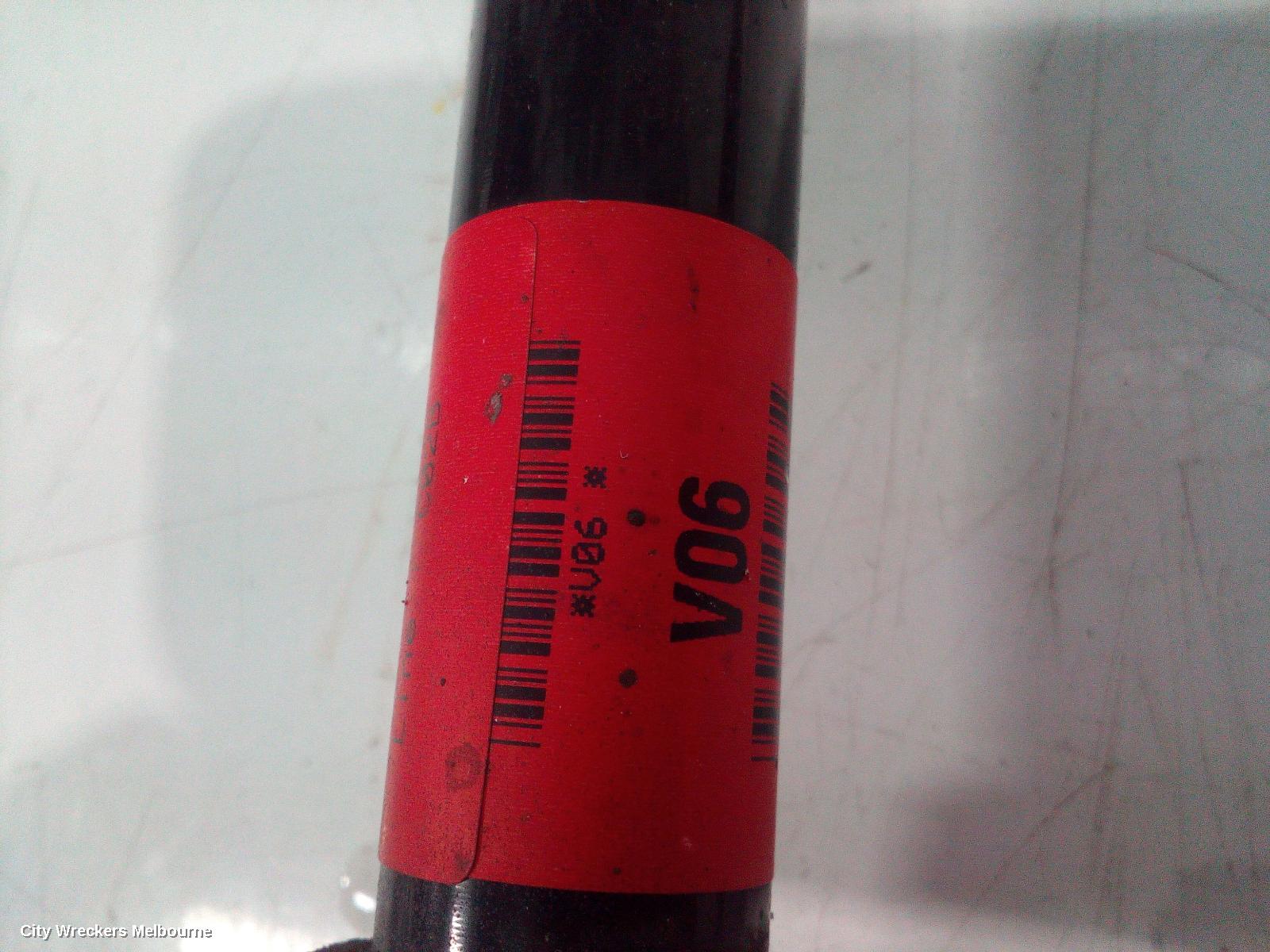 HYUNDAI I40 LEFT DRIVESHAFT, AUTO T/M, DIESEL, 1.7, 6 SPEED, VF, 09/2011 - 05/2015