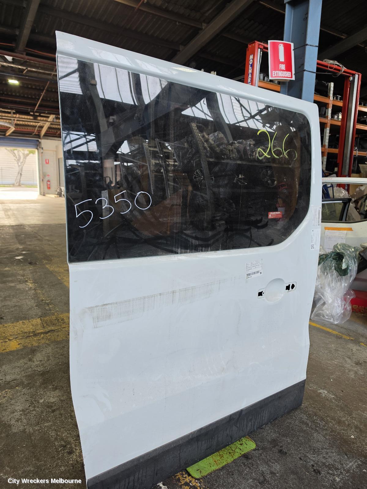 RENAULT TRAFIC RIGHT REAR DOOR, X82, SLIDING DOOR, W/ WINDOW GLASS TYPE, 01/2015 ONWARDS
