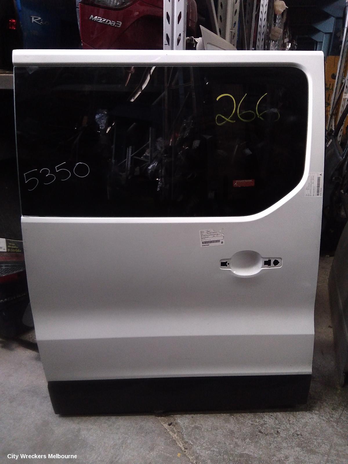 RENAULT TRAFIC RIGHT REAR DOOR, X82, SLIDING DOOR, W/ WINDOW GLASS TYPE, 01/2015 ONWARDS