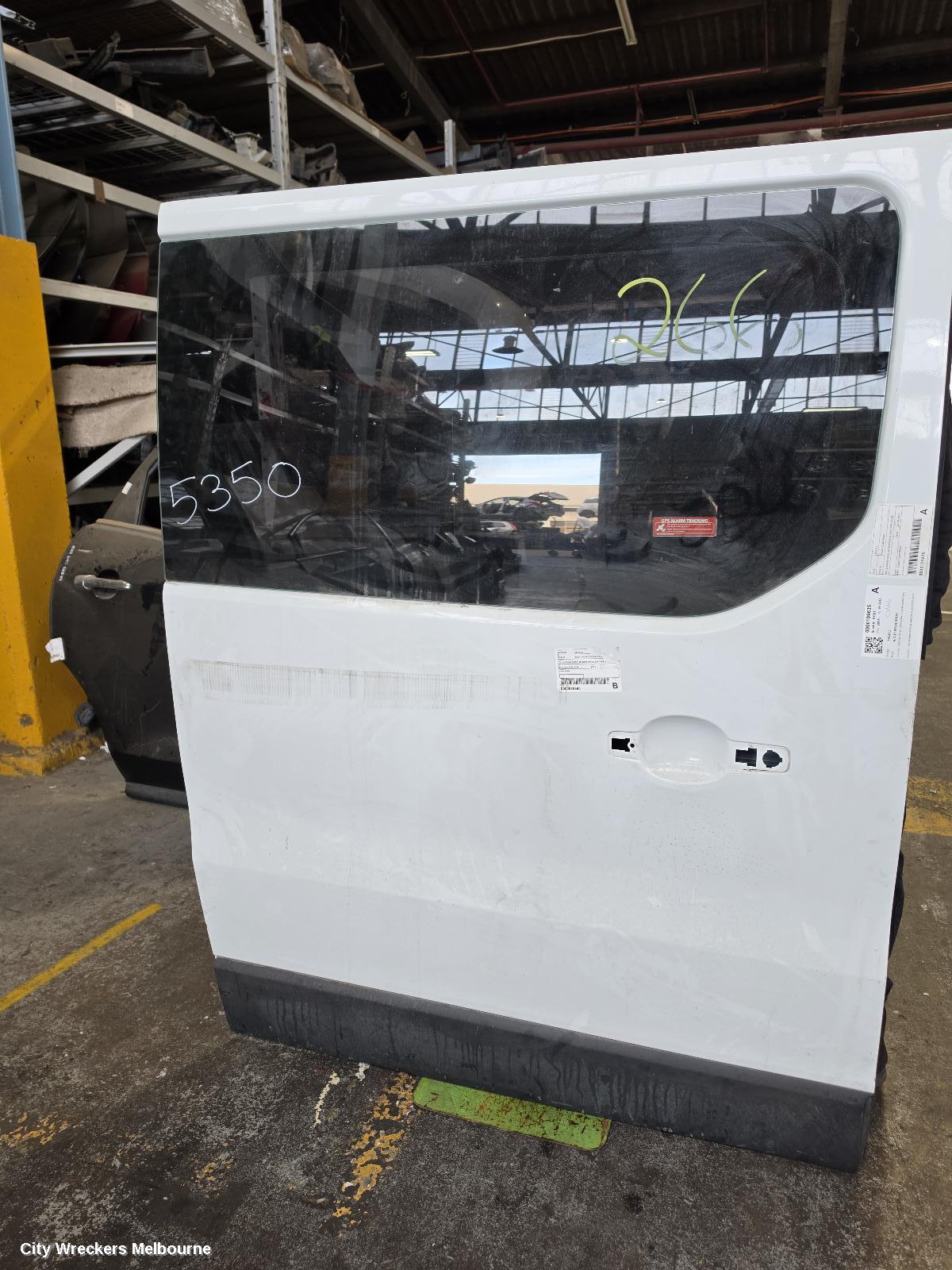 RENAULT TRAFIC RIGHT REAR DOOR, X82, SLIDING DOOR, W/ WINDOW GLASS TYPE, 01/2015 ONWARDS