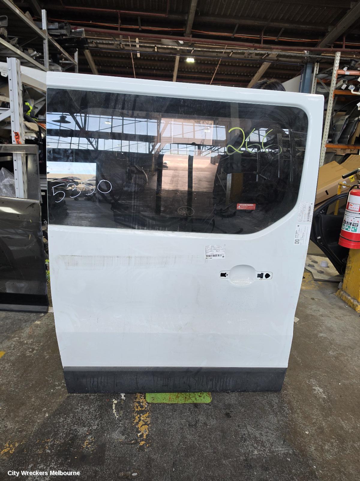 RENAULT TRAFIC RIGHT REAR DOOR, X82, SLIDING DOOR, W/ WINDOW GLASS TYPE, 01/2015 ONWARDS