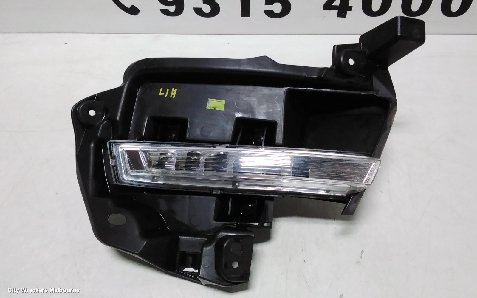 RENAULT CLIO LEFT INDICATOR/FOG/SIDE, DAYTIME RUNNING LAMP, X98, RS200/RS220, 12/2013 - 07/2016