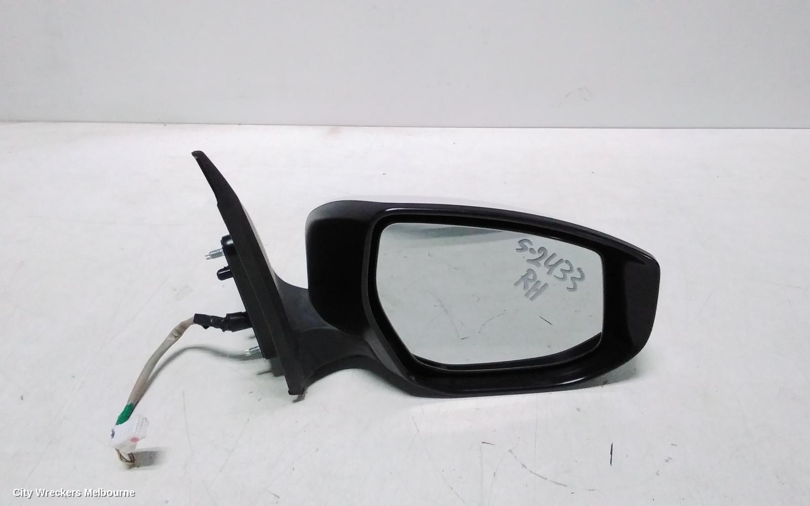 NISSAN PULSAR RIGHT DOOR MIRROR, B17, SEDAN, MANUAL FOLD TYPE, 12/2012 - 12/2017
