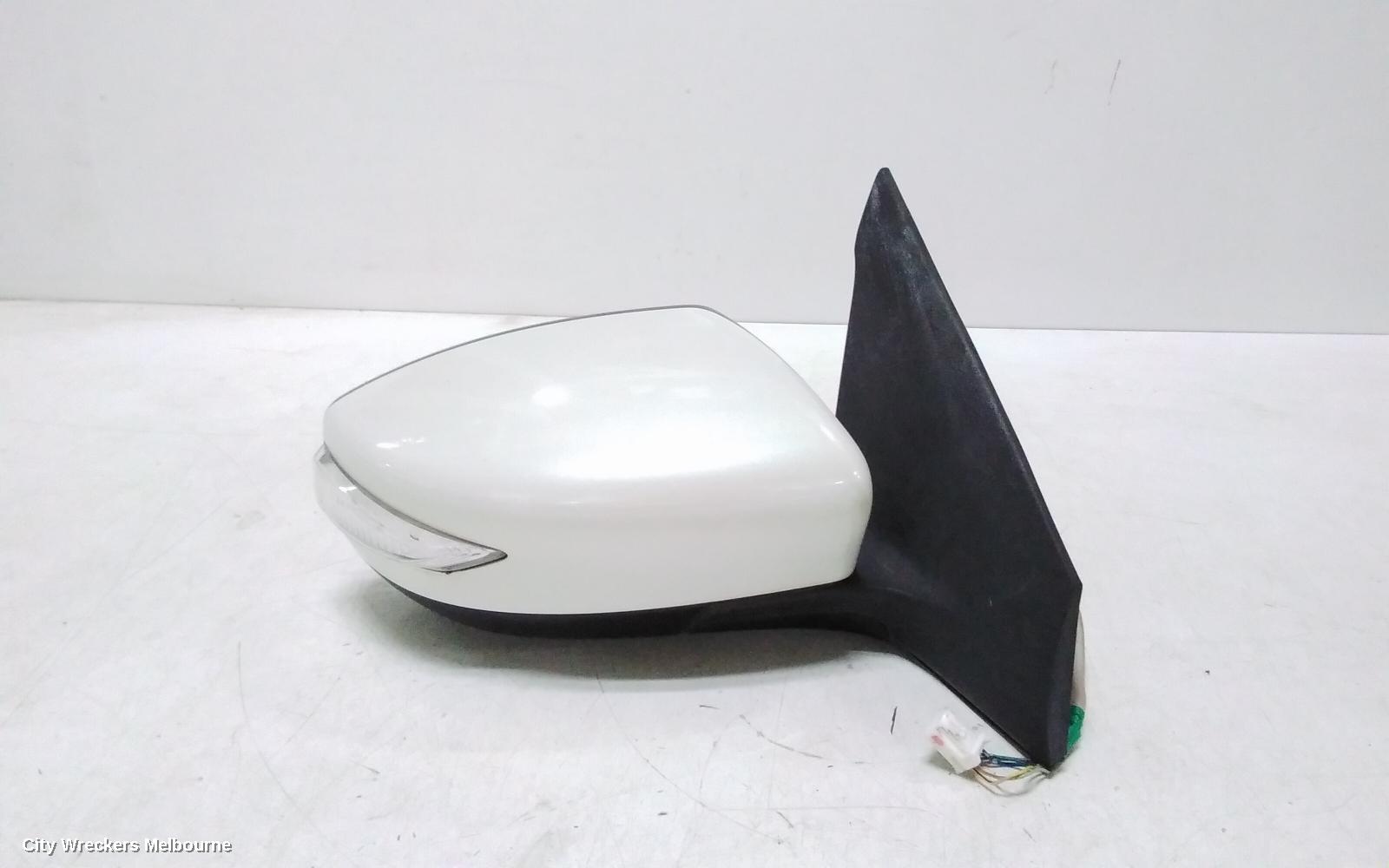 NISSAN PULSAR RIGHT DOOR MIRROR, B17, SEDAN, MANUAL FOLD TYPE, 12/2012 - 12/2017
