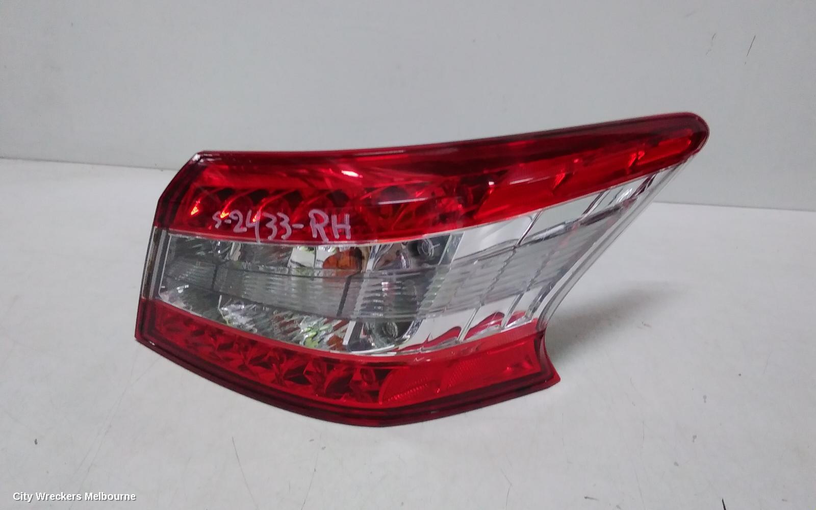 NISSAN PULSAR RIGHT TAILLIGHT, B17, SEDAN, 12/2012 - 12/2017