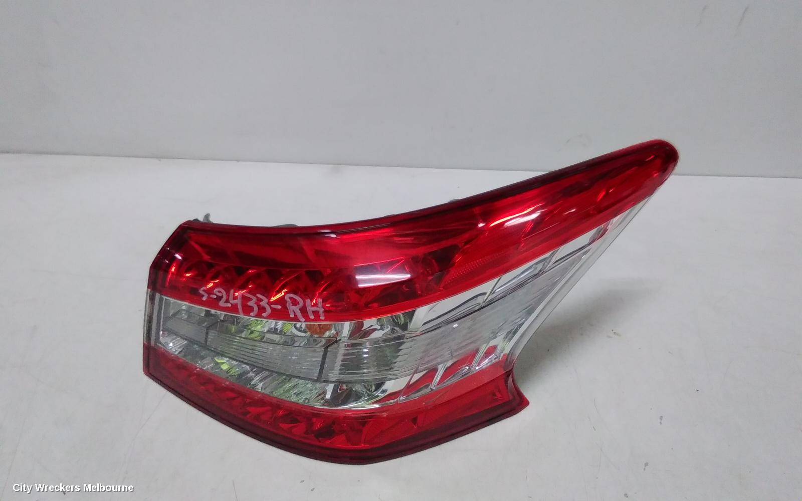 NISSAN PULSAR RIGHT TAILLIGHT, B17, SEDAN, 12/2012 - 12/2017
