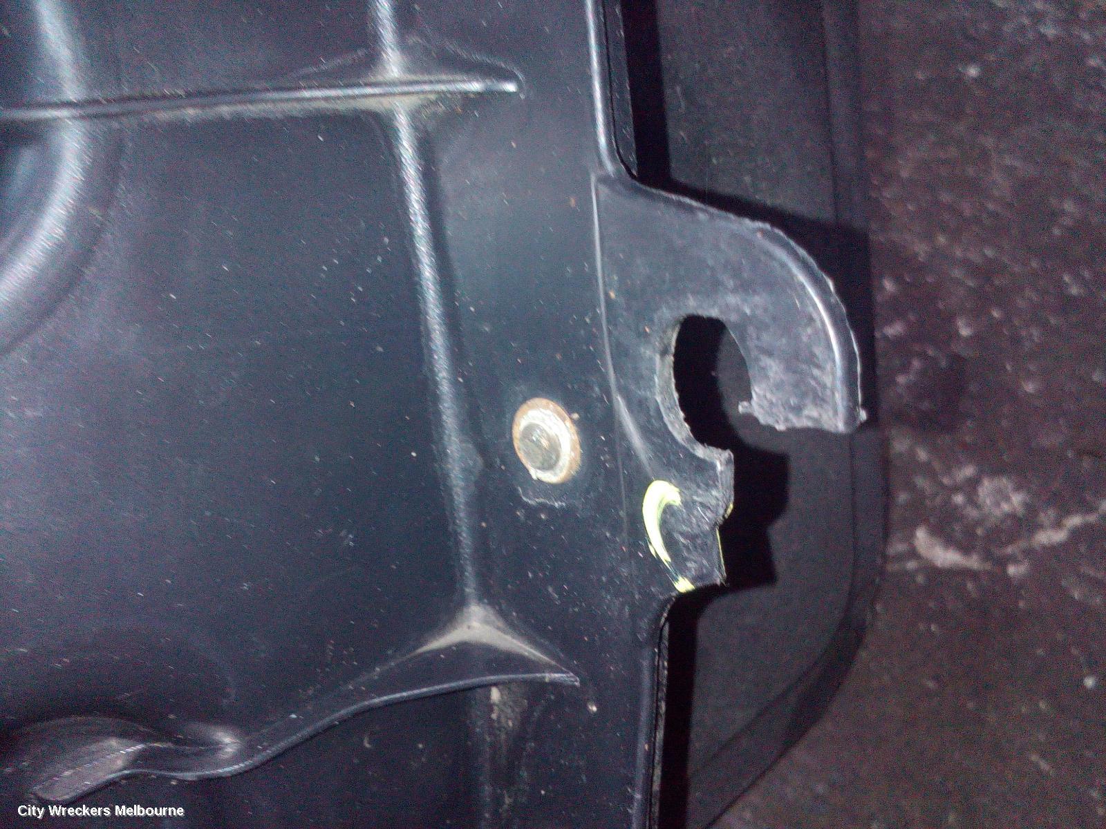 KIA SPORTAGE RIGHT GUARD LINER, SL, FRONT, 05/2010 - 05/2013