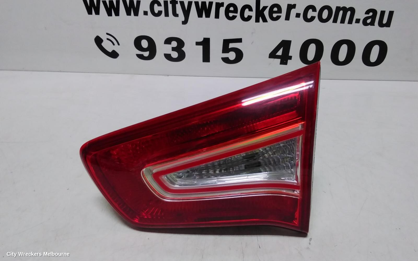 KIA SPORTAGE REAR GARNISH, TAILGATE LAMP (RH SIDE), SL, SI/SLI/PLATINUM, 05/2010 - 04/2014