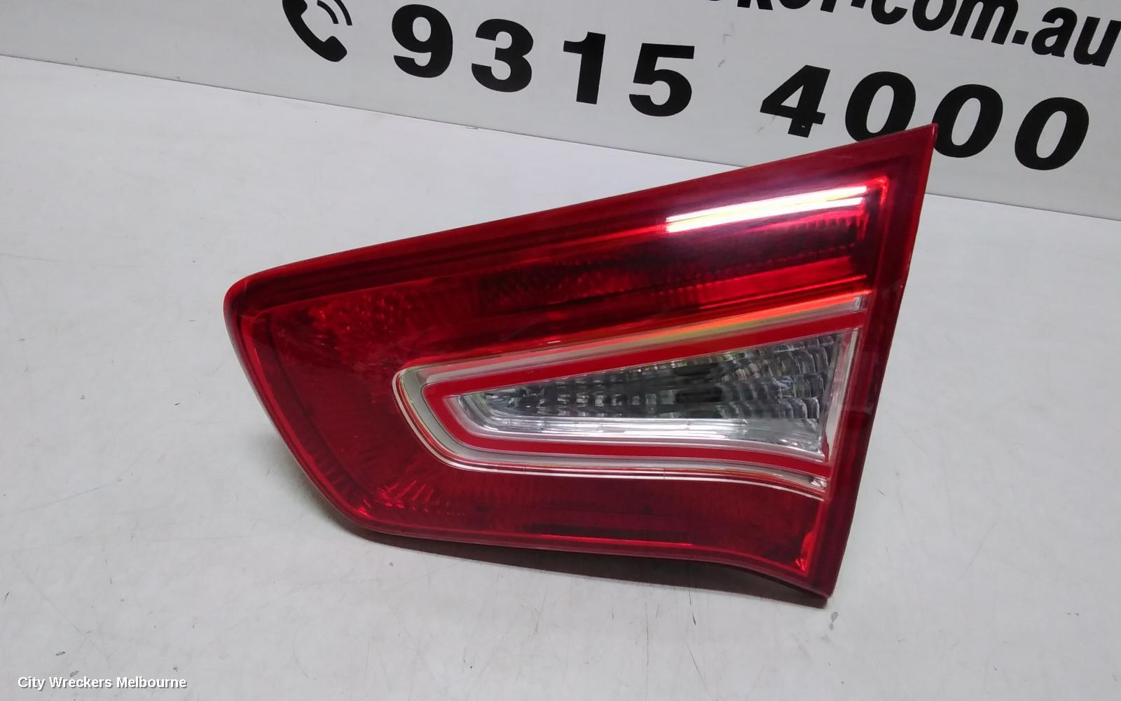 KIA SPORTAGE REAR GARNISH, TAILGATE LAMP (RH SIDE), SL, SI/SLI/PLATINUM, 05/2010 - 04/2014