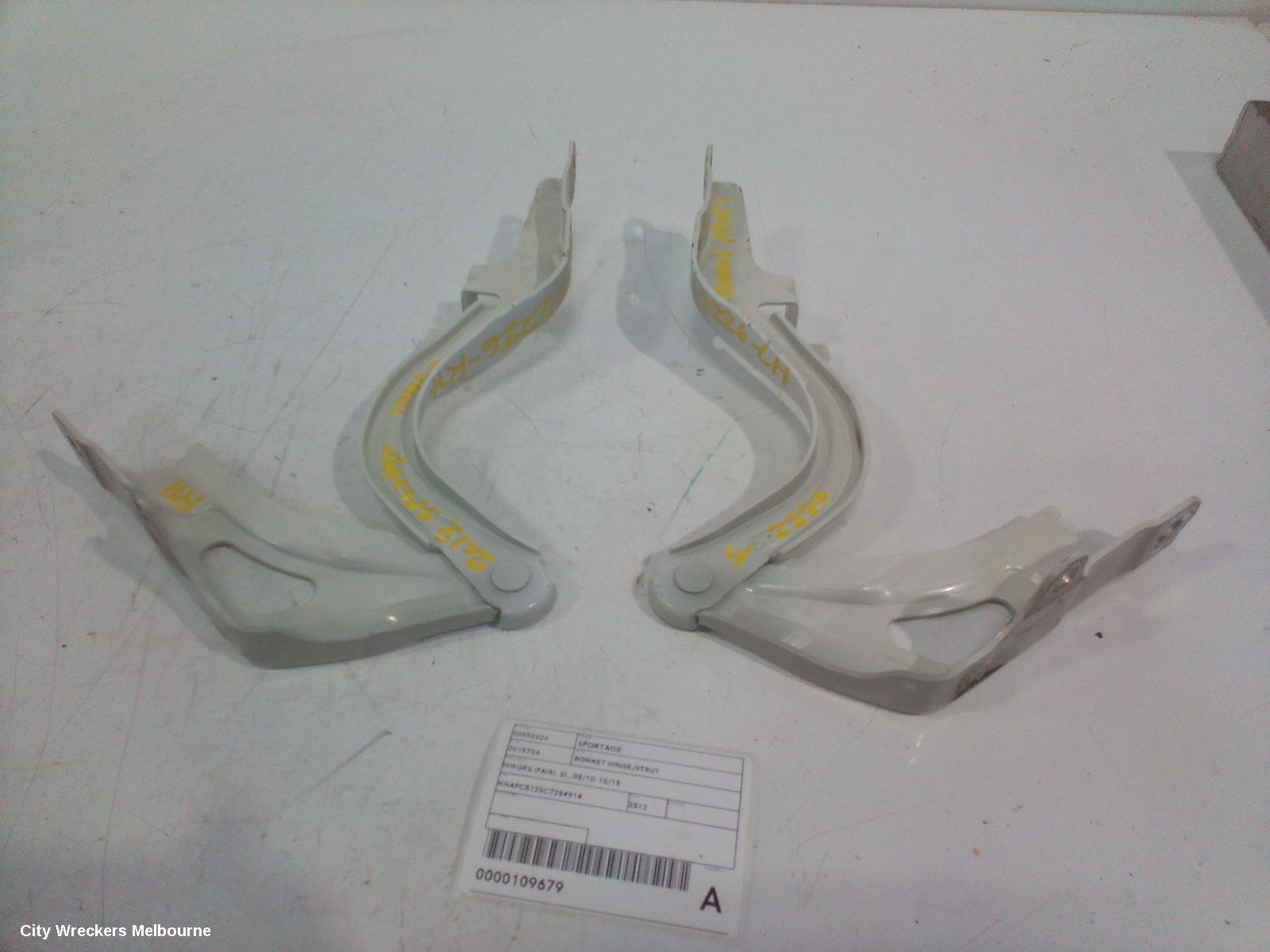 KIA SPORTAGE BONNET HINGE/STRUT, HINGES (PAIR), SL, 05/2010 - 10/2015