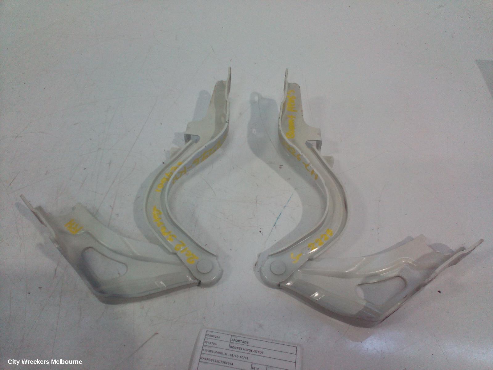 KIA SPORTAGE BONNET HINGE/STRUT, HINGES (PAIR), SL, 05/2010 - 10/2015