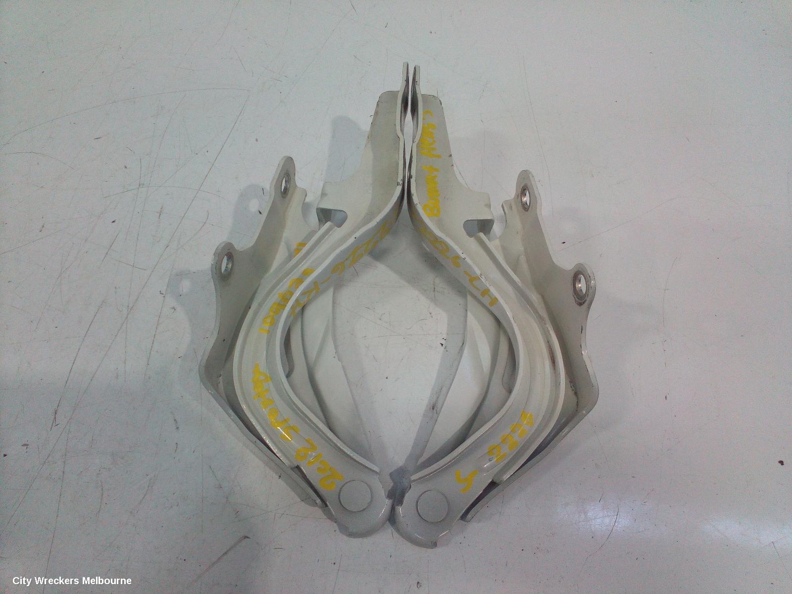 KIA SPORTAGE BONNET HINGE/STRUT, HINGES (PAIR), SL, 05/2010 - 10/2015