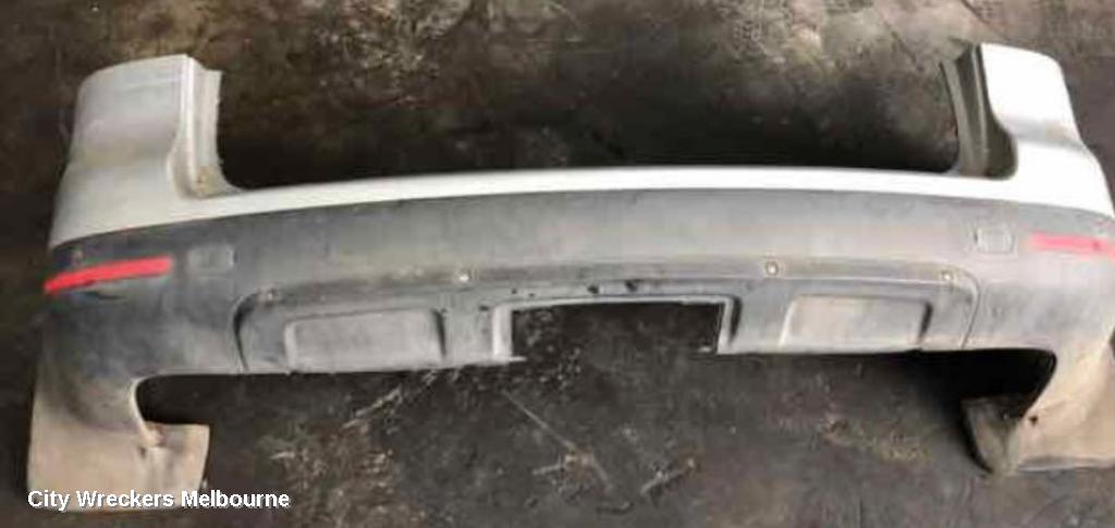 VOLKSWAGEN TOUAREG REAR BUMPER, 7L, W/ PARK SENSOR TYPE, 09/2003 - 12/2010