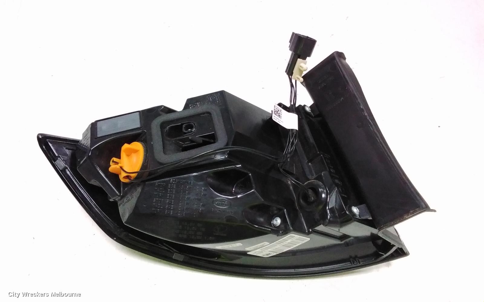 LAND ROVER DISCOVERY SPORT RIGHT TAILLIGHT, IN BODY, L550, BLACK MARKING LIGHT TYPE, 01/2015 - 06/2019