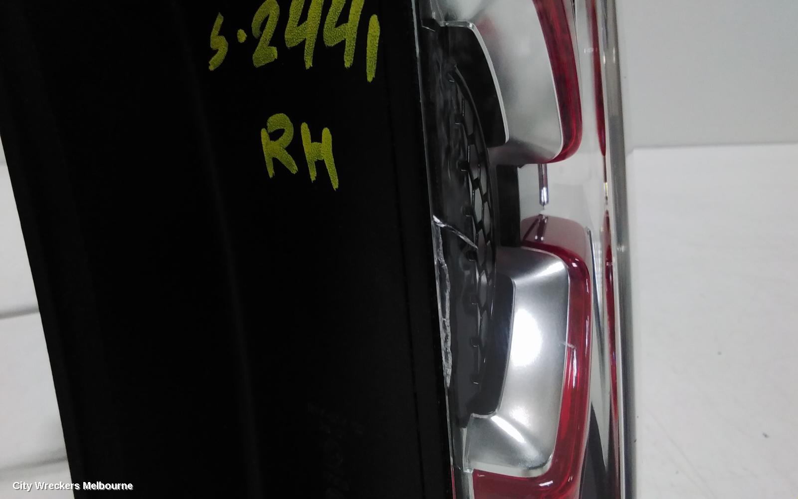 LAND ROVER DISCOVERY SPORT RIGHT TAILLIGHT, IN BODY, L550, BLACK MARKING LIGHT TYPE, 01/2015 - 06/2019