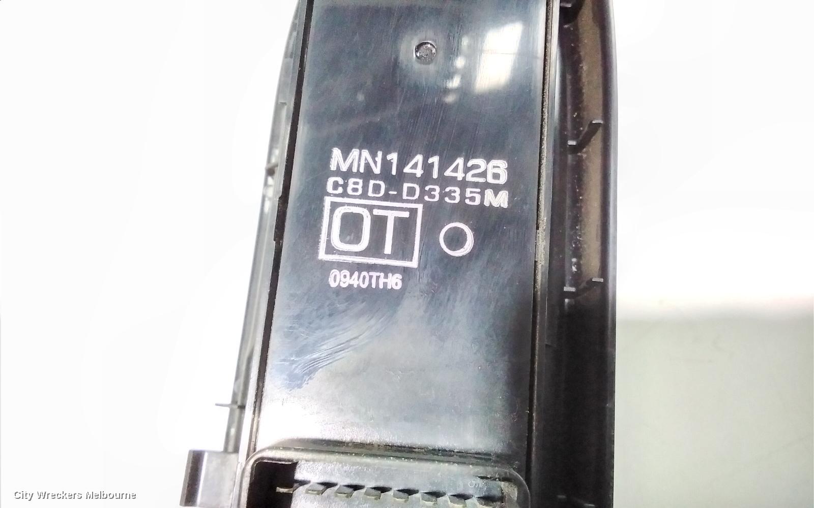 MITSUBISHI PAJERO PWR DR WIND SWITCH, RH FRONT (MASTER SWITCH), 5DR, NS-NT, 11/2006 ONWARDS