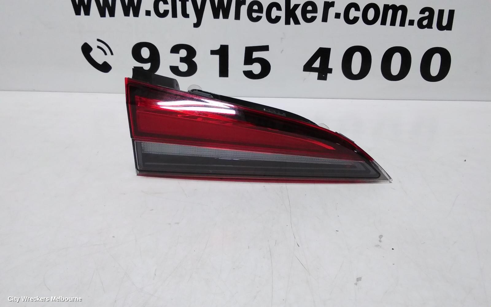 SKODA KAMIQ REAR GARNISH, TAILGATE LAMP (LH SIDE), LED TYPE, NW, 06/2020 ONWARDS