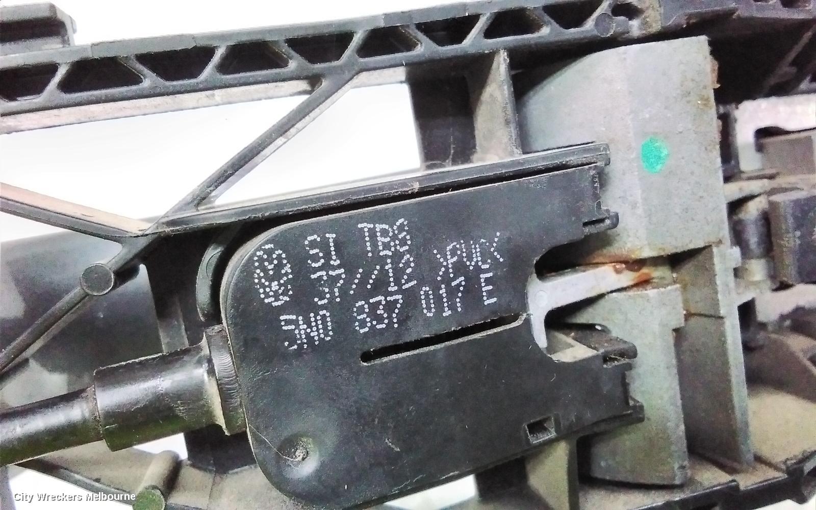 VOLKSWAGEN AMAROK DOOR HANDLE, OUTER, RH FRONT, COLOUR CODED, 2H, 10/2010 - 09/2022