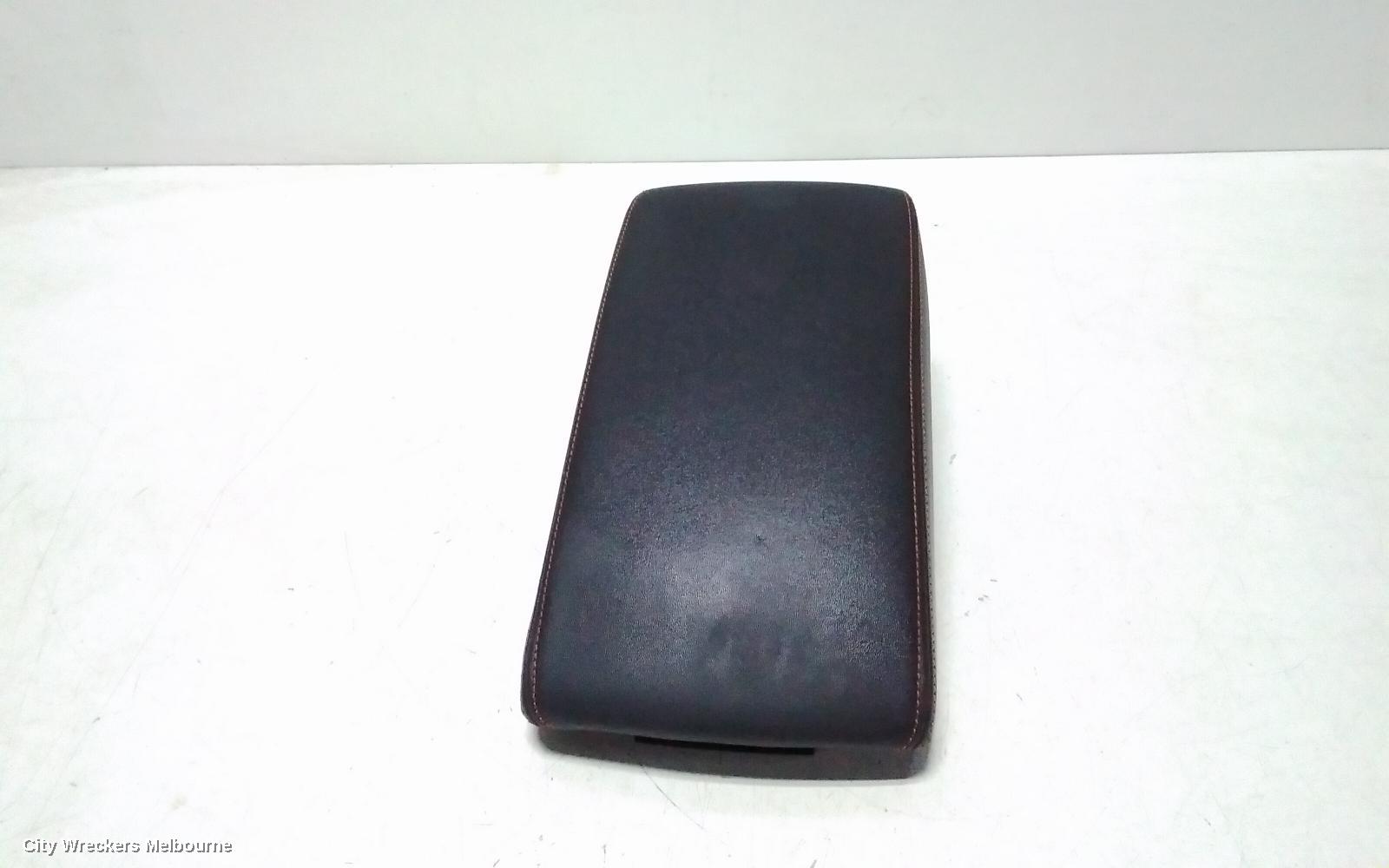 SUBARU XV CONSOLE, G5X, CENTRE CONSOLE LID ONLY, LEATHER TYPE, 03/2017 - 06/2023