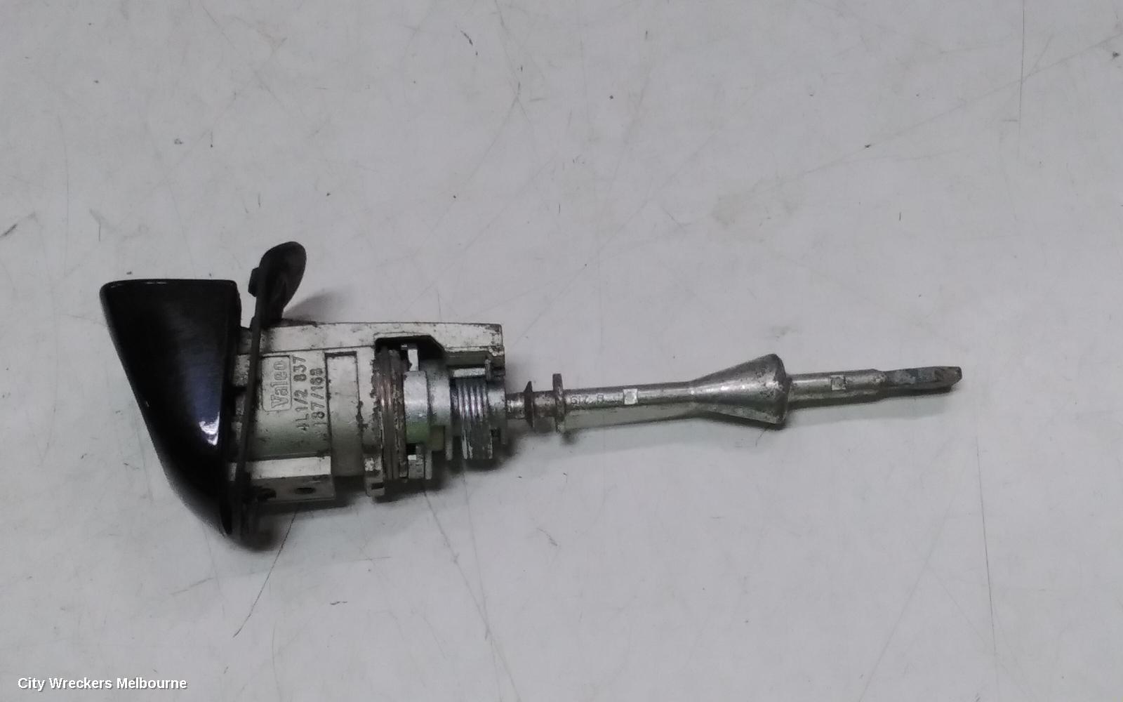 AUDI Q7 DOOR HANDLE, 4L, RH FRONT, OUTER, 09/2006 - 12/2012