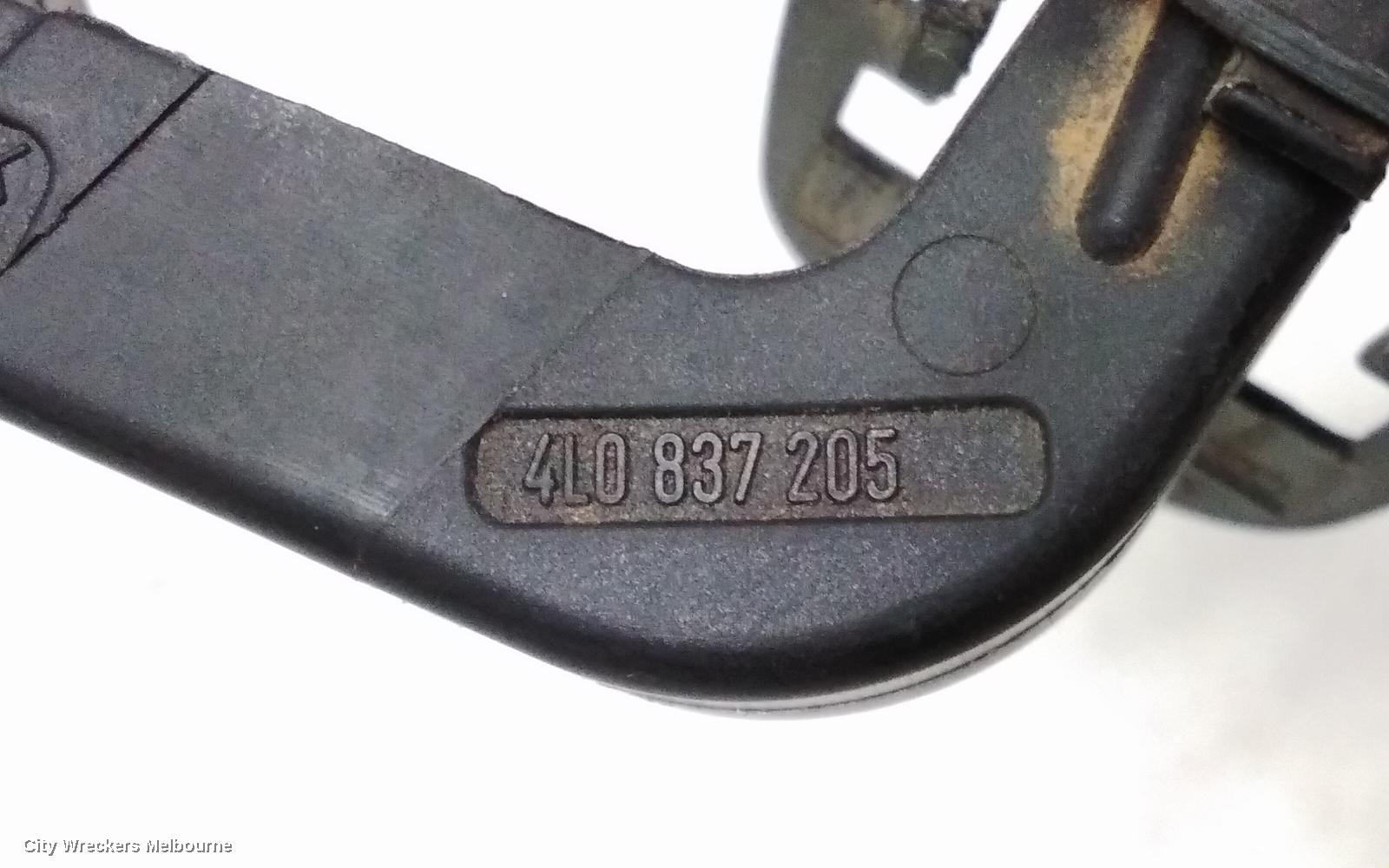AUDI Q7 DOOR HANDLE, 4L, RH FRONT, OUTER, 09/2006 - 12/2012