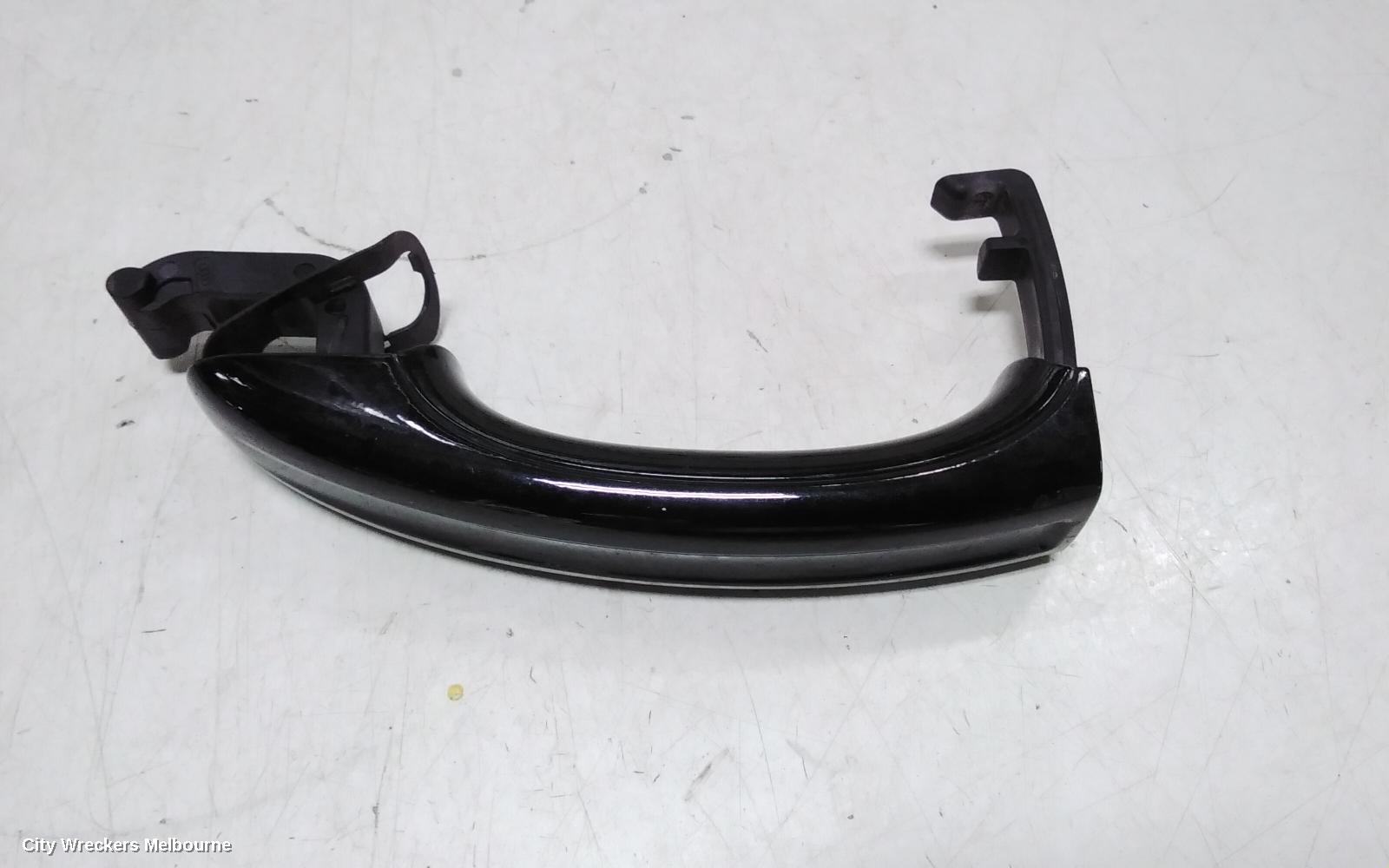 AUDI Q7 DOOR HANDLE, 4L, RH FRONT, OUTER, 09/2006 - 12/2012