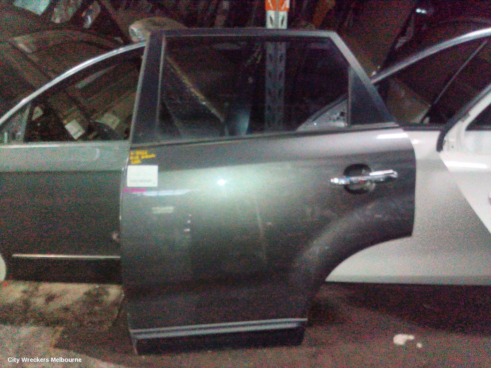 KIA SORENTO LEFT REAR DOOR/SLIDING, XM, NON CURTAIN TYPE, 10/2009 - 12/2014