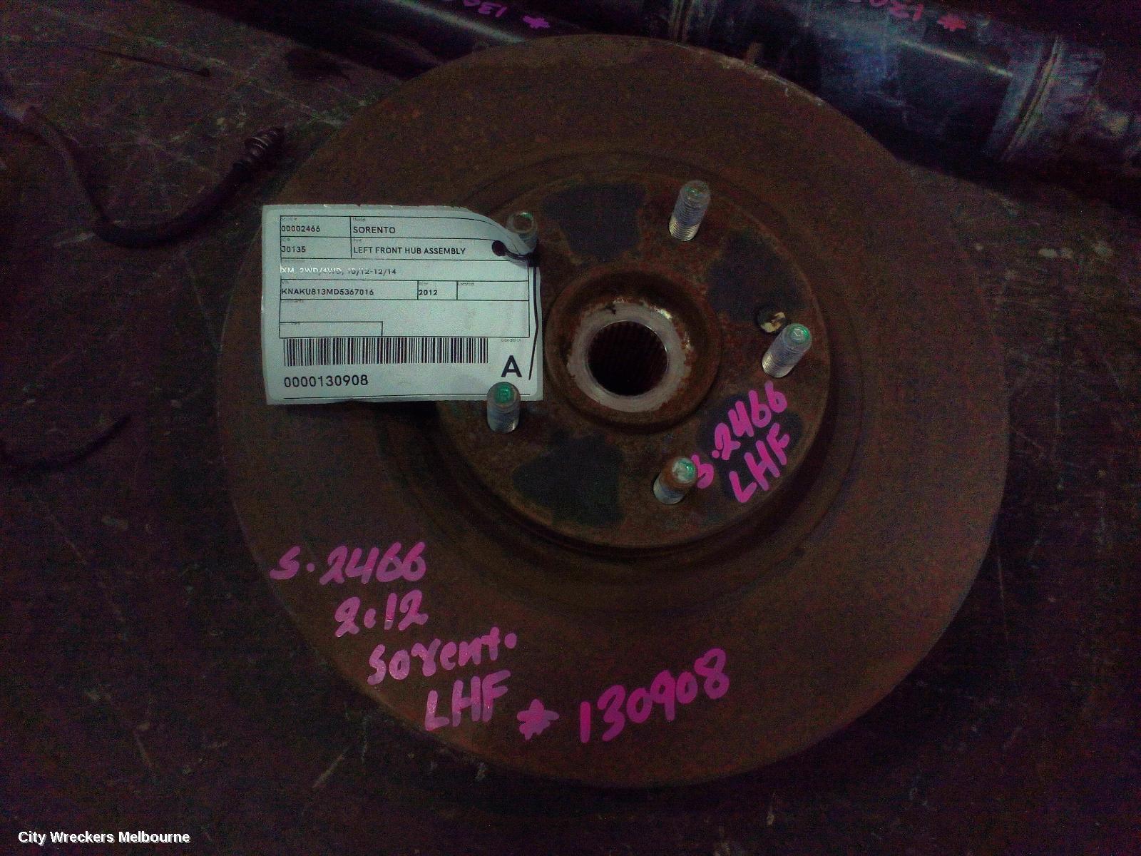 KIA SORENTO LEFT FRONT HUB ASSEMBLY, XM, 2WD/4WD, 10/2012 - 12/2014