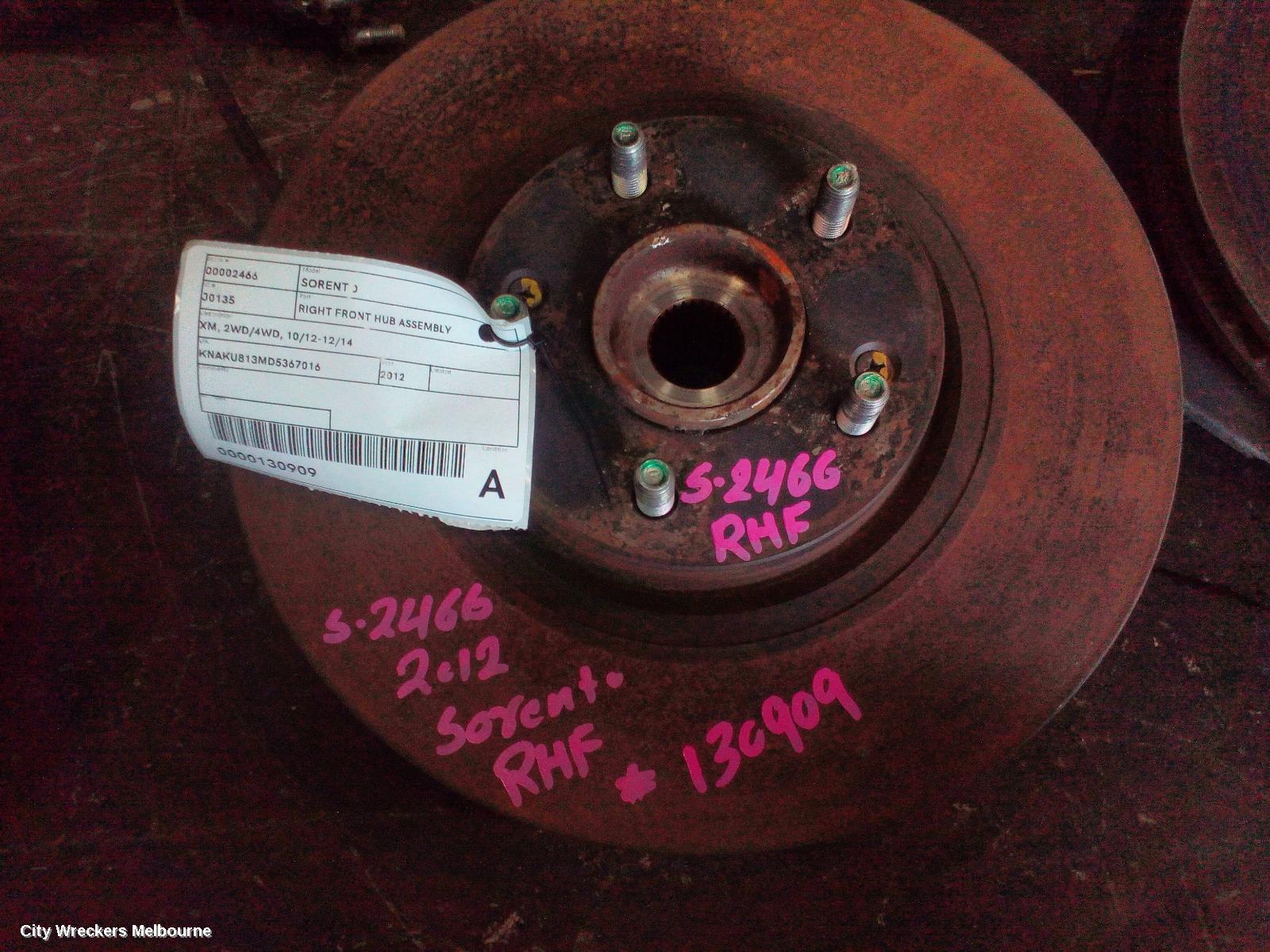KIA SORENTO RIGHT FRONT HUB ASSEMBLY, XM, 2WD/4WD, 10/2012 - 12/2014