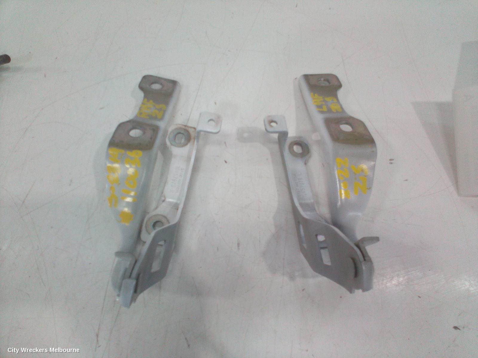MG ZS BONNET HINGE/STRUT, AZS1, HINGE (PAIR), 09/2017 ONWARDS