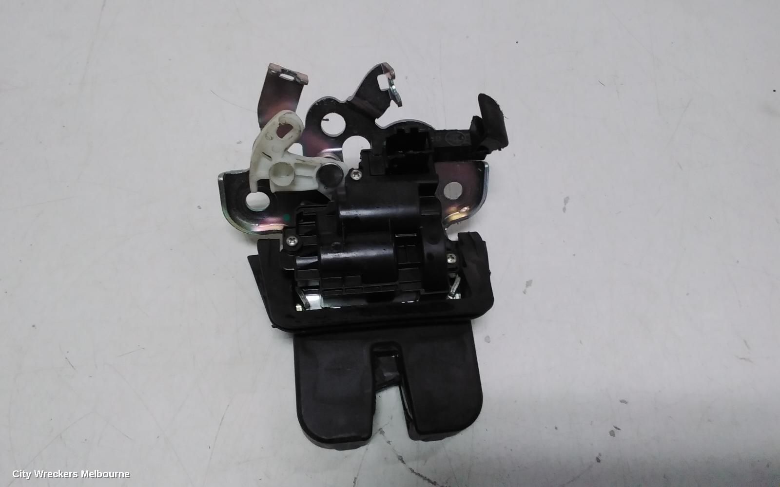 AUDI Q5 DOOR/BOOT/GATE LOCK, TAILGATE LOCK, 8R, 03/2009 - 01/2017