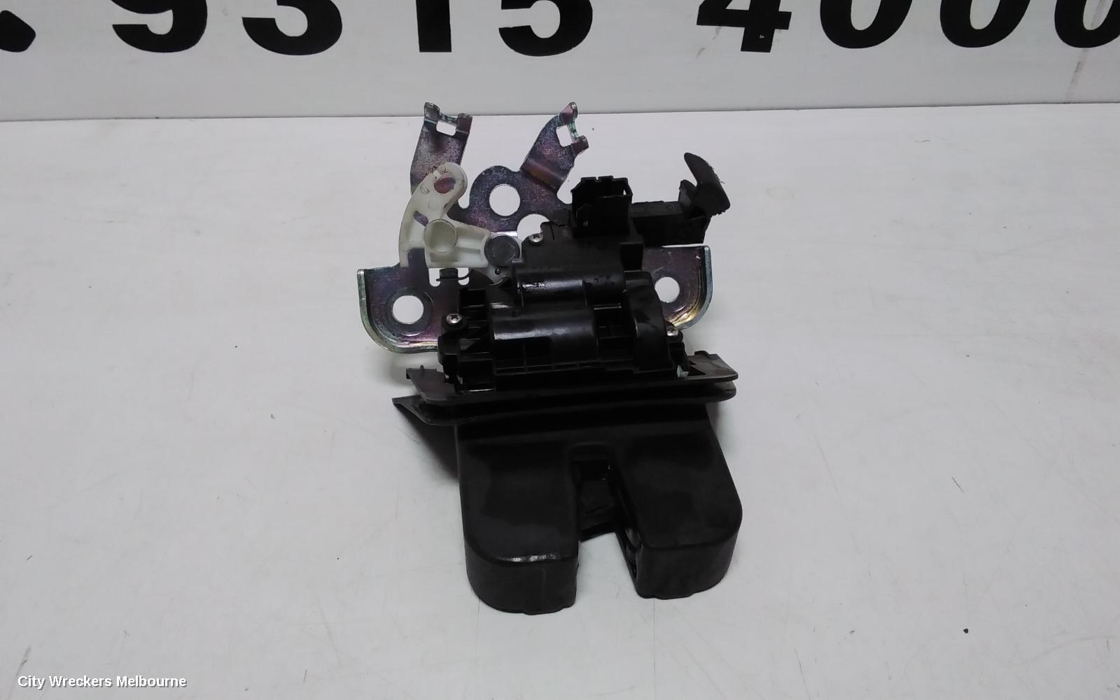 AUDI Q5 DOOR/BOOT/GATE LOCK, TAILGATE LOCK, 8R, 03/2009 - 01/2017