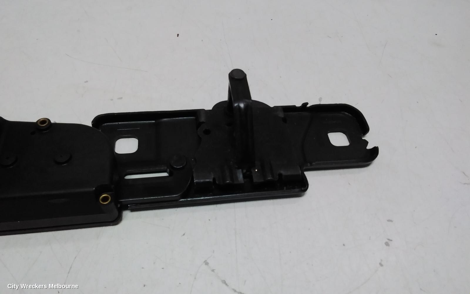 AUDI Q5 DOOR/BOOT/GATE LOCK, TAILGATE LOCK, 8R, 03/2009 - 01/2017