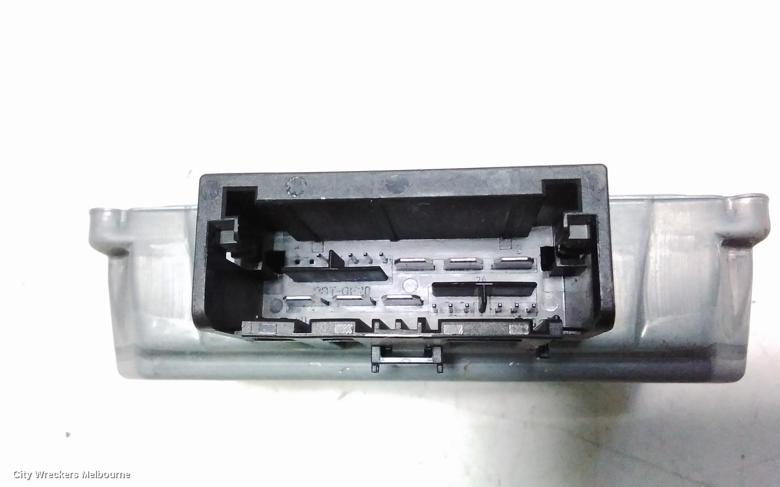 HOLDEN COMMODORE, ZB, 10/2017 - 12/2020, VOLTAGE CONVERTER ~ 1351 3595: 110086