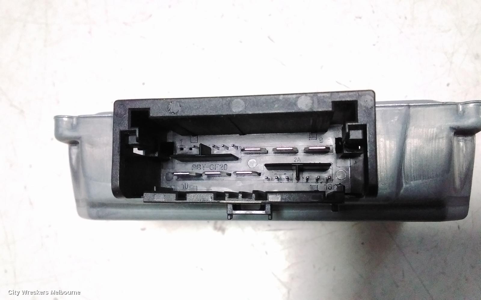 HOLDEN COMMODORE, ZB, 10/2017 - 12/2020, VOLTAGE CONVERTER ~ 1351 3595: 110087