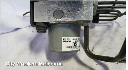 KIA SPORTAGE STEERING PUMP, PETROL, SL, 05/2010 - 10/2015
