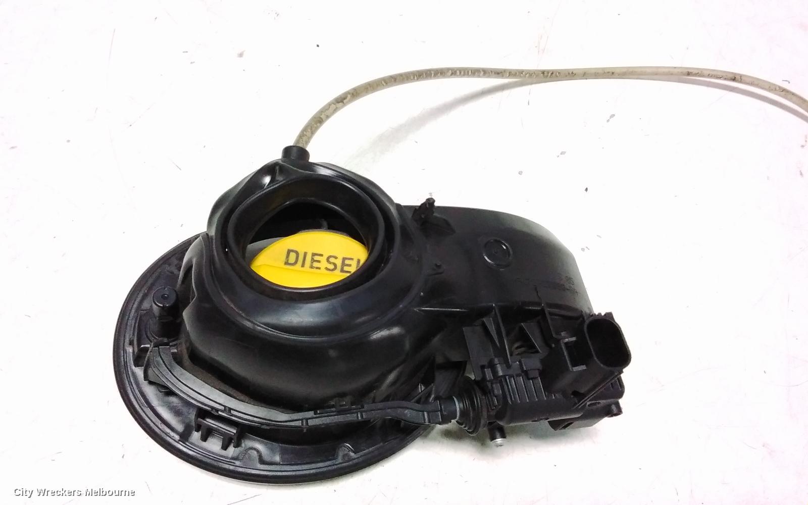 LAND ROVER DISCOVERY SPORT FUEL DOOR / FILLER, L550, FUEL DOOR, 01/2015 - 06/2019