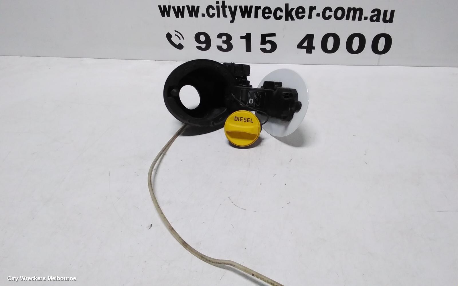 LAND ROVER DISCOVERY SPORT FUEL DOOR / FILLER, L550, FUEL DOOR, 01/2015 - 06/2019