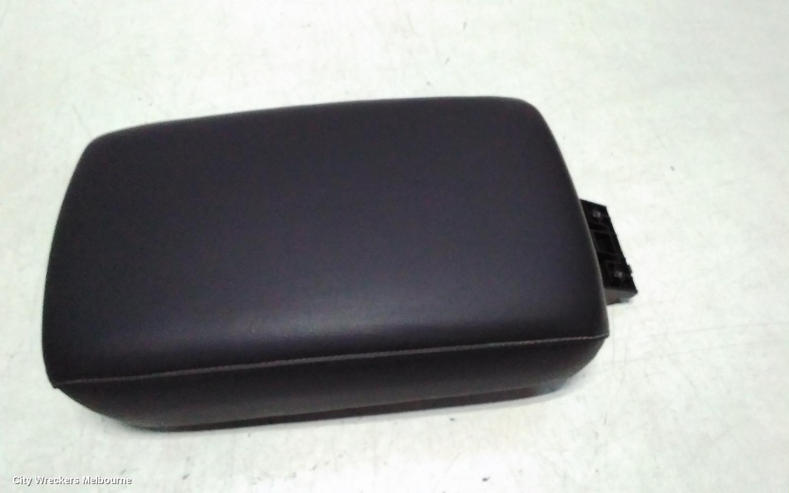 MITSUBISHI OUTLANDER CONSOLE, ZM, CONSOLE LID ONLY, BLACK, 08/2021 ONWARDS