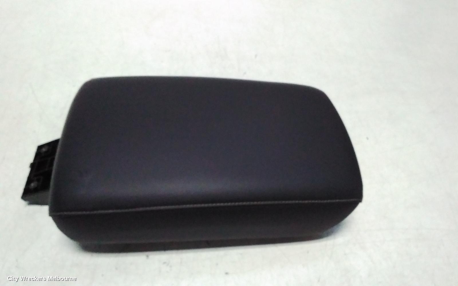 MITSUBISHI OUTLANDER CONSOLE, ZM, CONSOLE LID ONLY, BLACK, 08/2021 ONWARDS