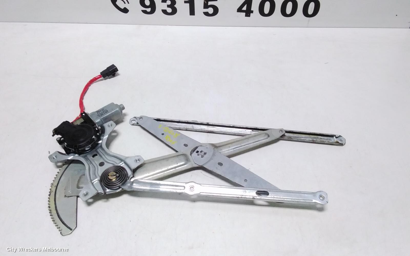 TOYOTA ESTIMA RIGHT FRONT WINDOW REG/MOTOR, XR30/XR40 00-06