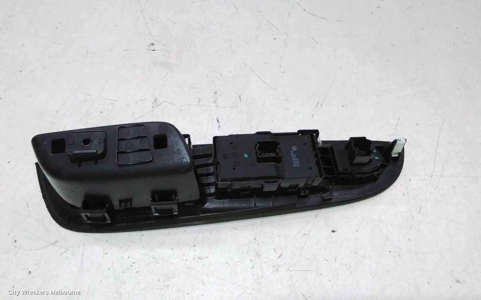 HOLDEN COMMODORE PWR DR WIND SWITCH, RH FRONT (MASTER SWITCH), WAGON/SEDAN, NON EVOKE TYPE, VF, 05/2013 - 12/2017