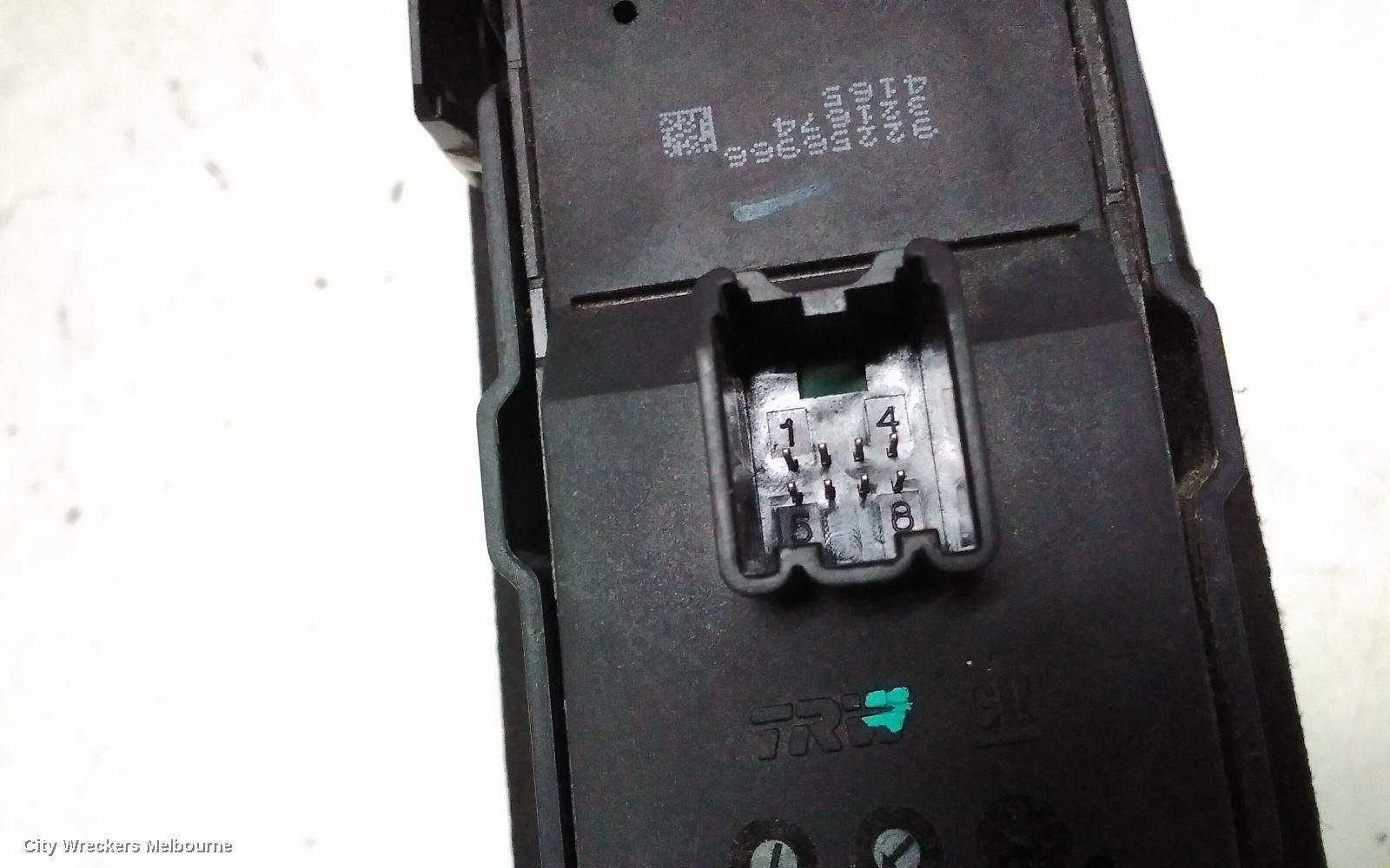 HOLDEN COMMODORE PWR DR WIND SWITCH, RH FRONT (MASTER SWITCH), WAGON/SEDAN, NON EVOKE TYPE, VF, 05/2013 - 12/2017